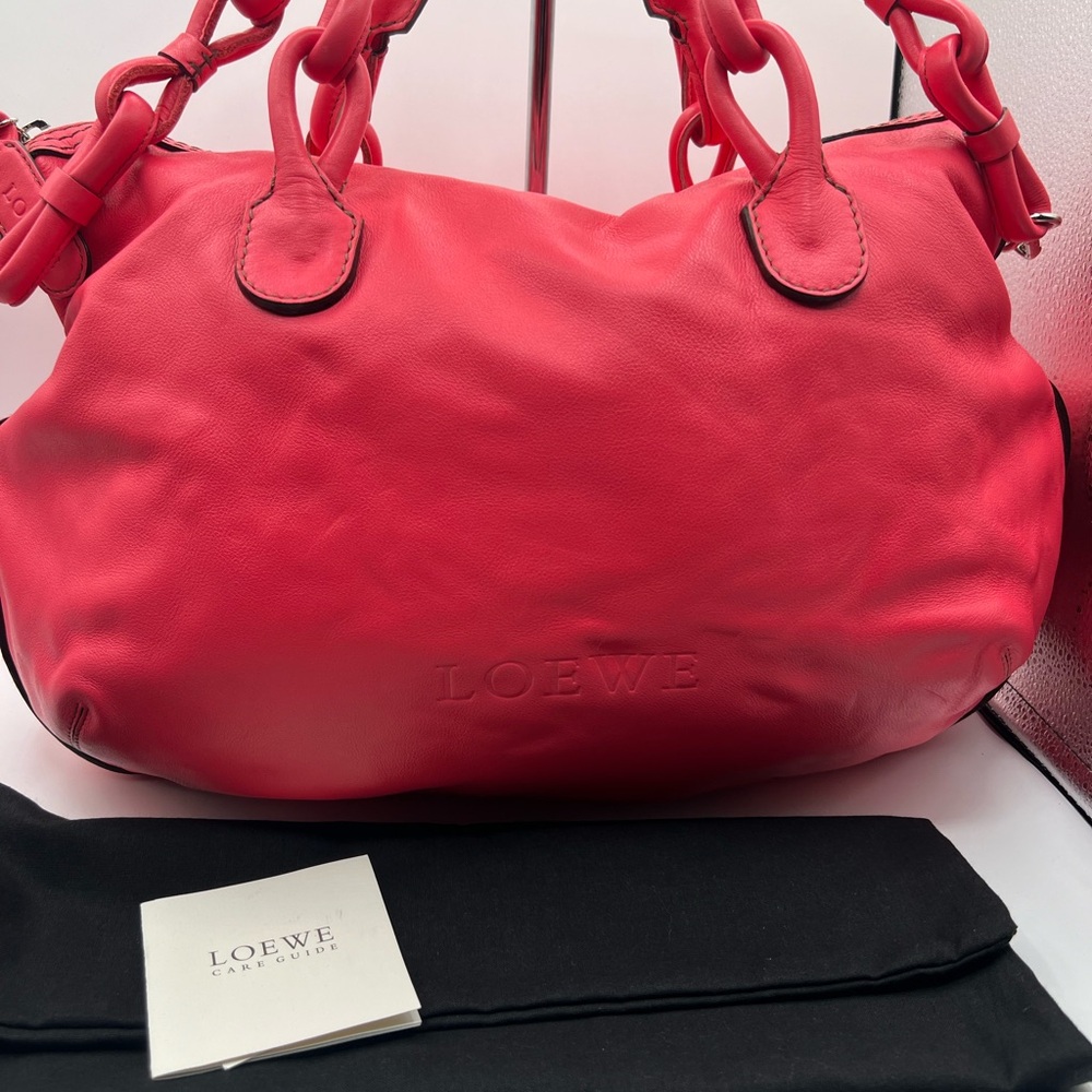 🔥Loewe authenticated  2way shoulder leather bag…EUC STUNNING!!